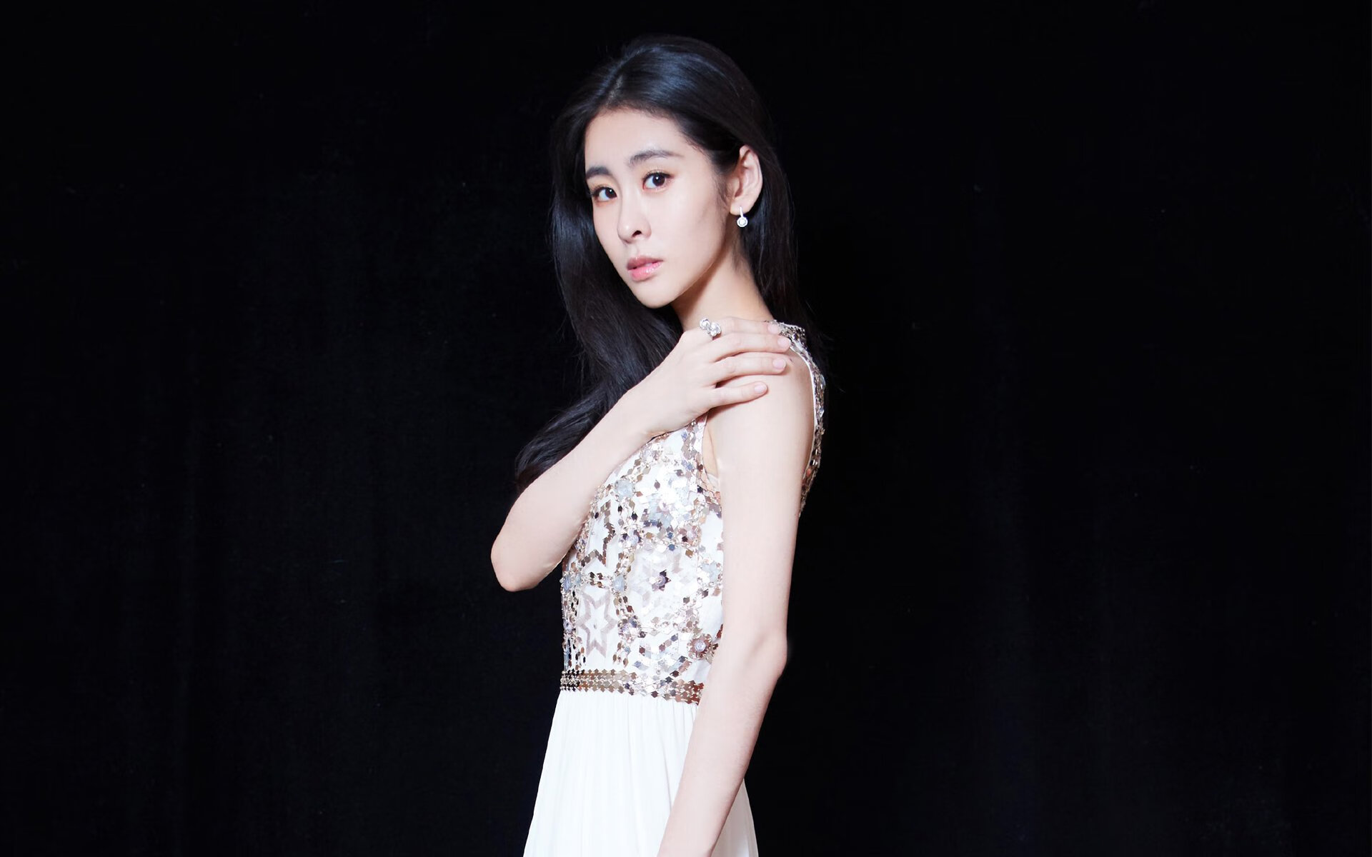 fb体育官网首页-弗赖堡实现逆转，赢得关键比赛胜利，弗赖堡首发