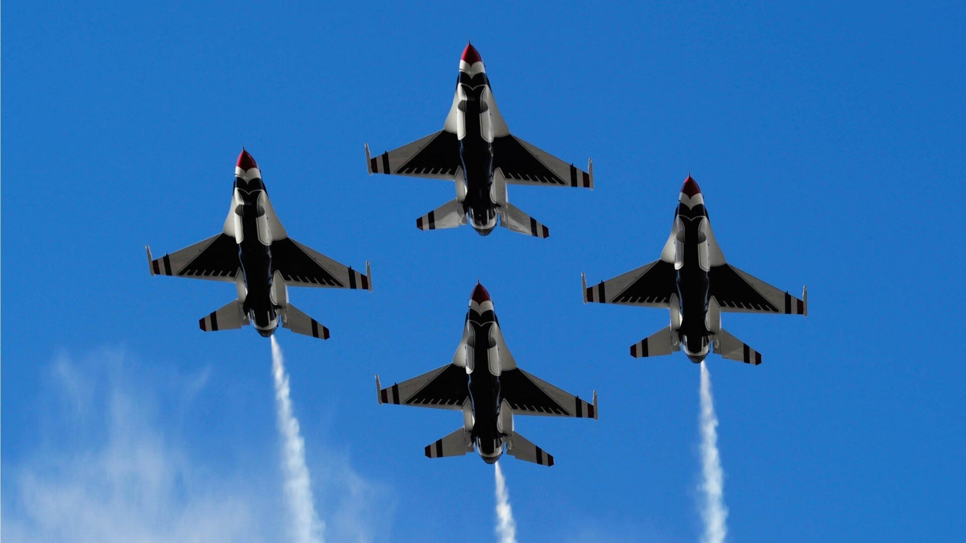 图卢兹边路连续传中制造破门机会,图卢兹攻略